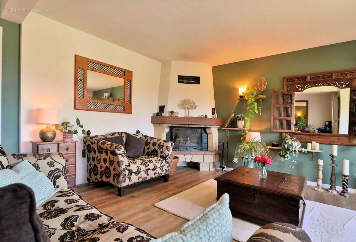 Maison à AURIONS-IDERNES