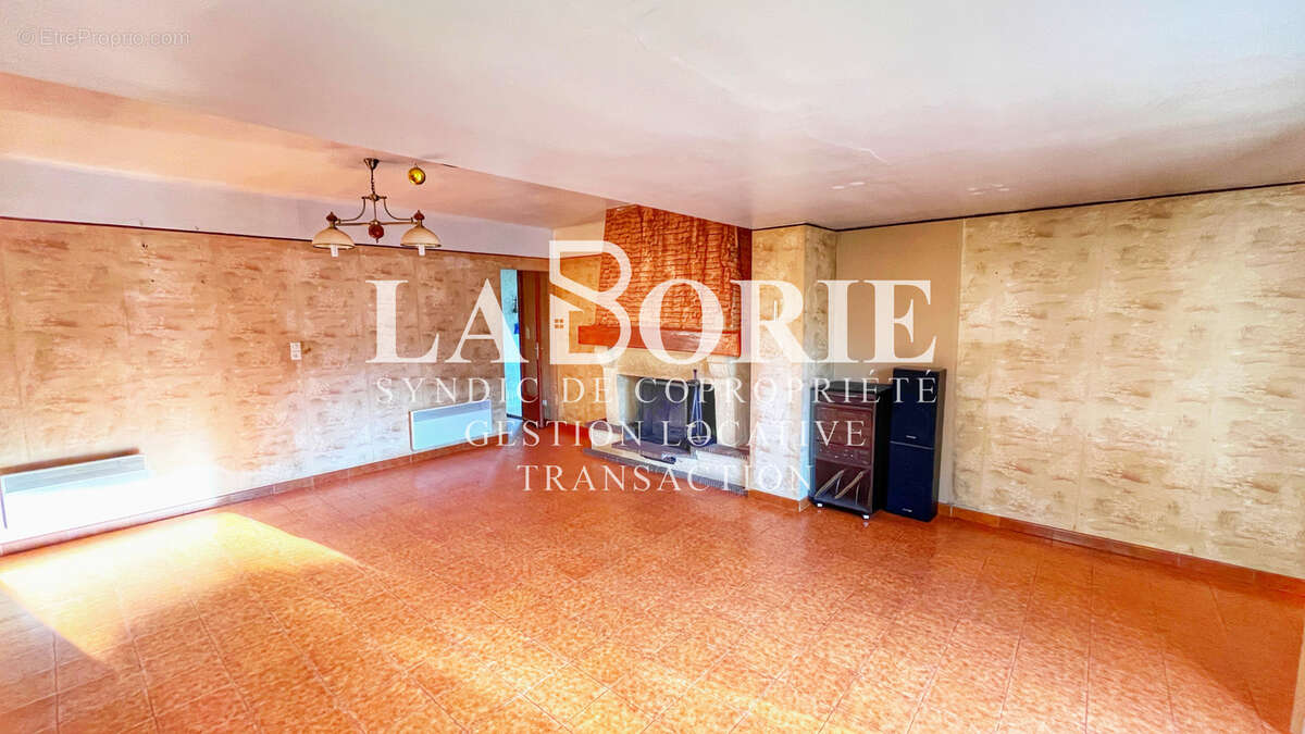 À Entraigues-Sur-La-Sorgue, villa avec terrasse 5 pièces 110m2 - photo 6