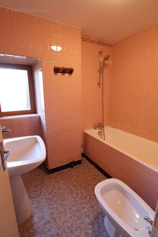 Maison à MAGNAC-LAVAL