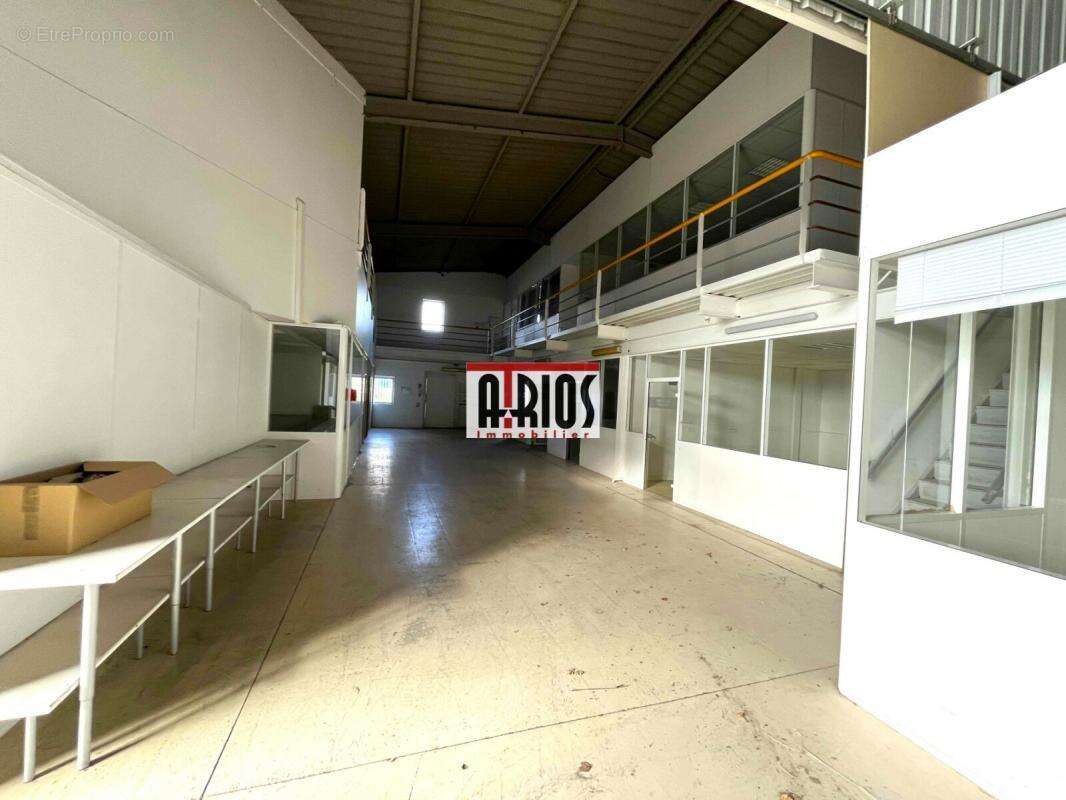 Commerce à LA FARLEDE