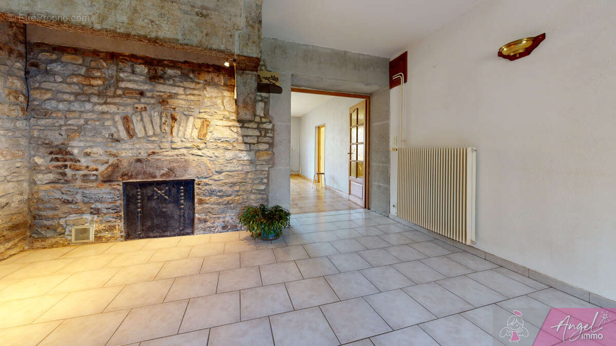 Maison à MERCEY-LE-GRAND