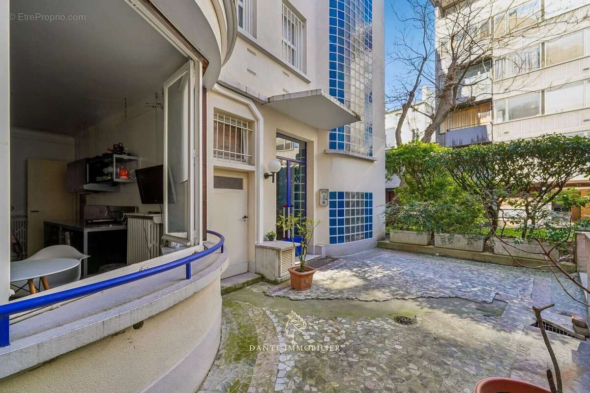 Appartement à PARIS-7E