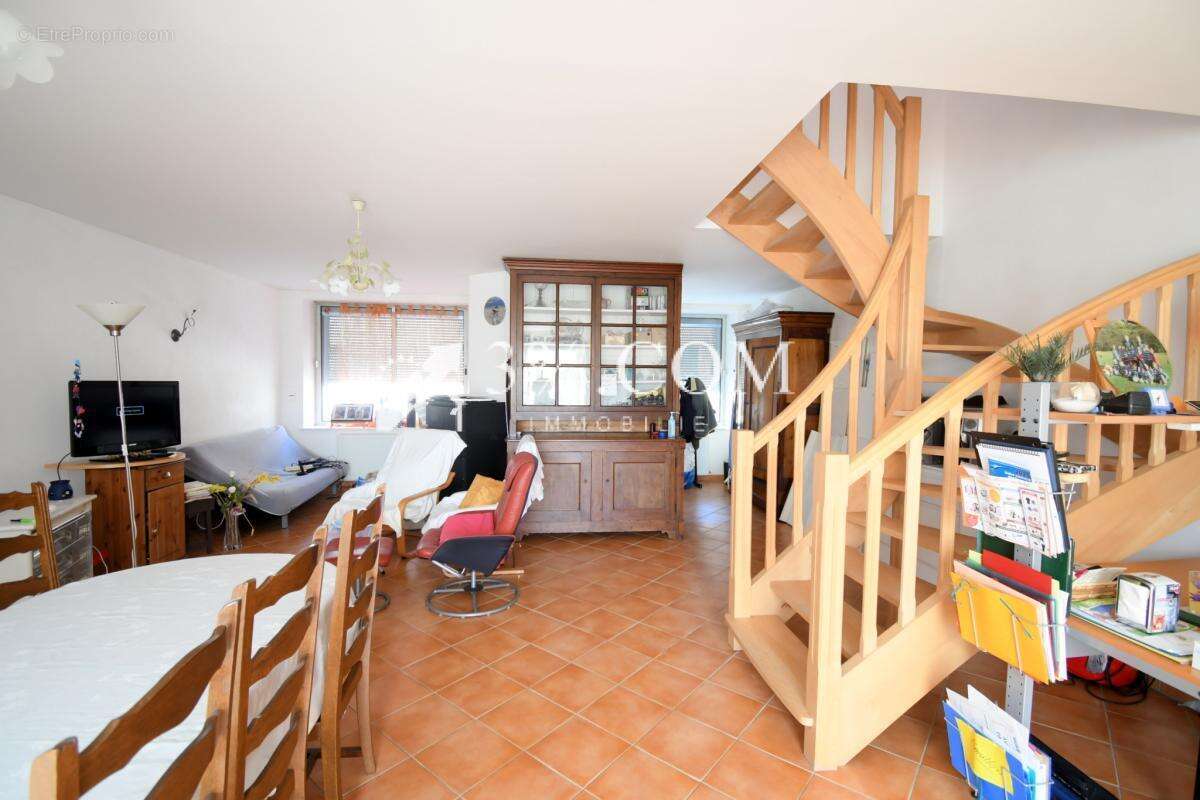 Maison à URUFFE