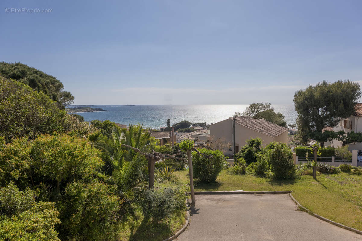 Appartement à SIX-FOURS-LES-PLAGES