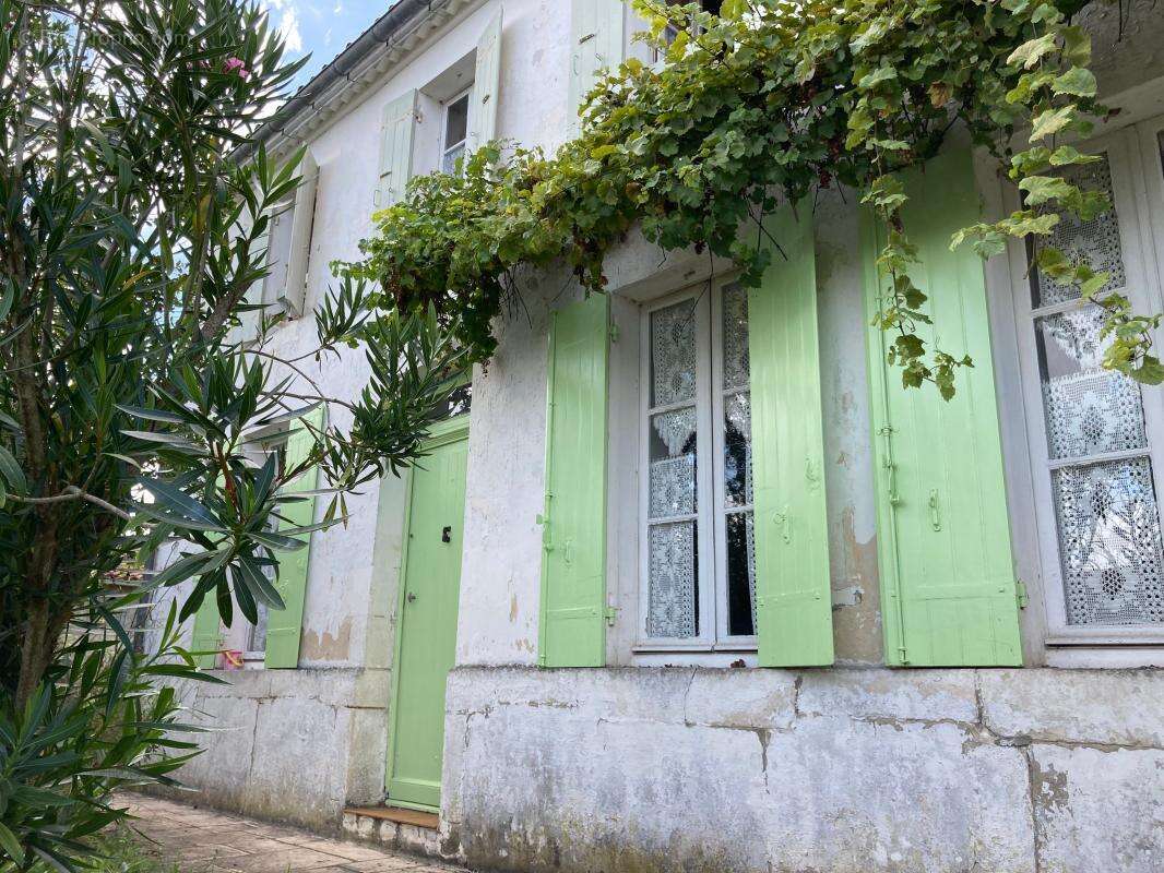 Maison à LES MATHES