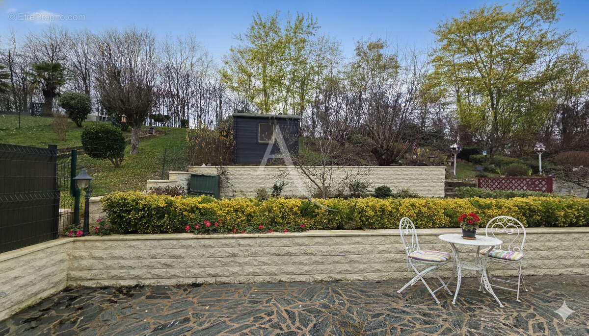 Maison à SAINT-THIBAULT-DES-VIGNES