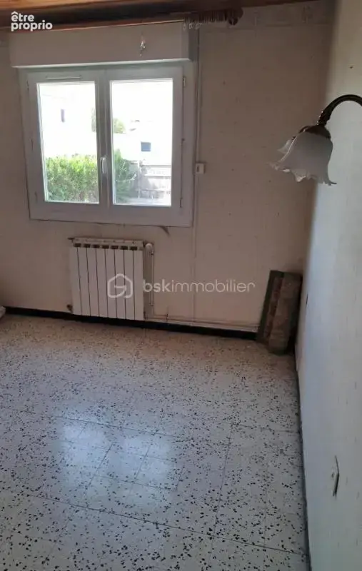 Villa 4 faces avec 3 garages - Le tout sur un terrain clôturé et arboré de 936m² - Produit rare à Maraussan - photo 15