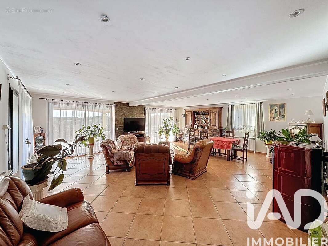 Photo 2 - Maison à FLASSANS-SUR-ISSOLE