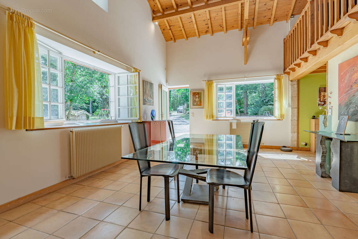 Maison à MONBALEN