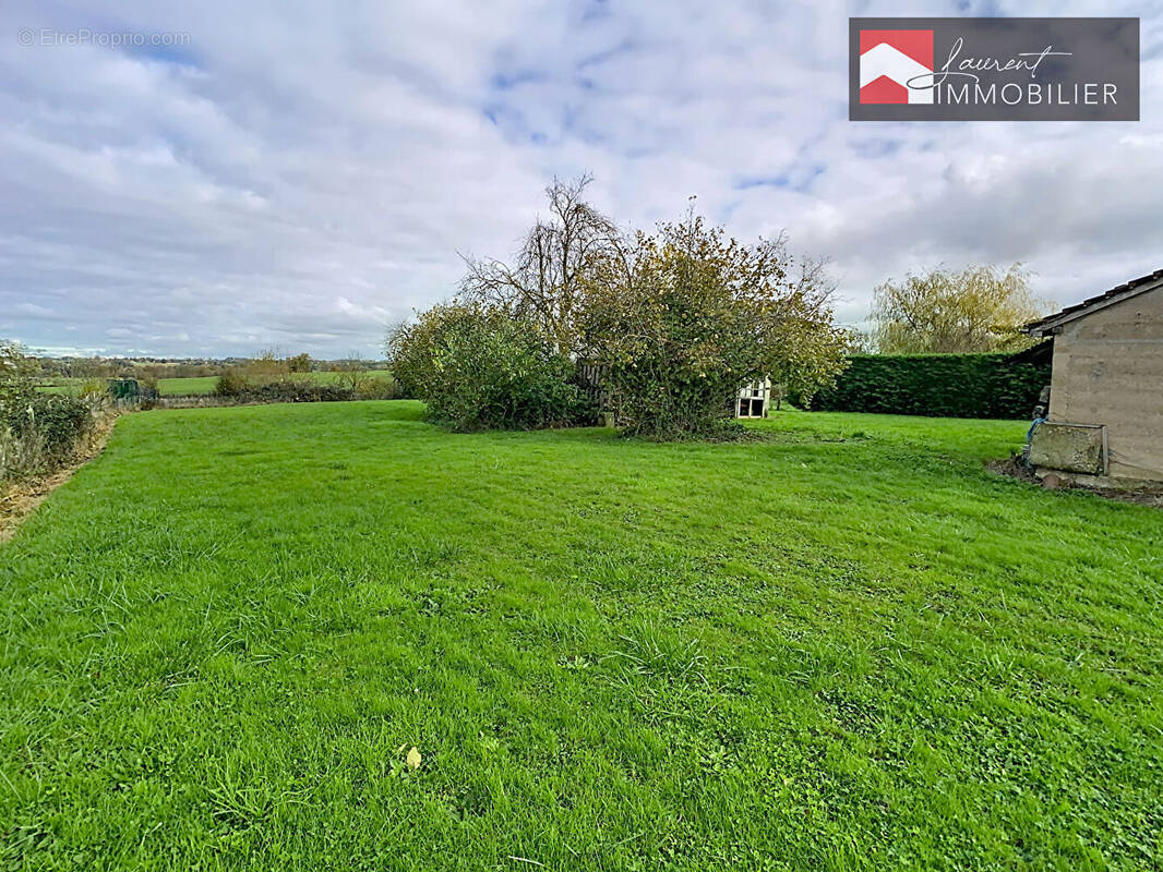 Maison à SAINT-ETIENNE-SUR-REYSSOUZE