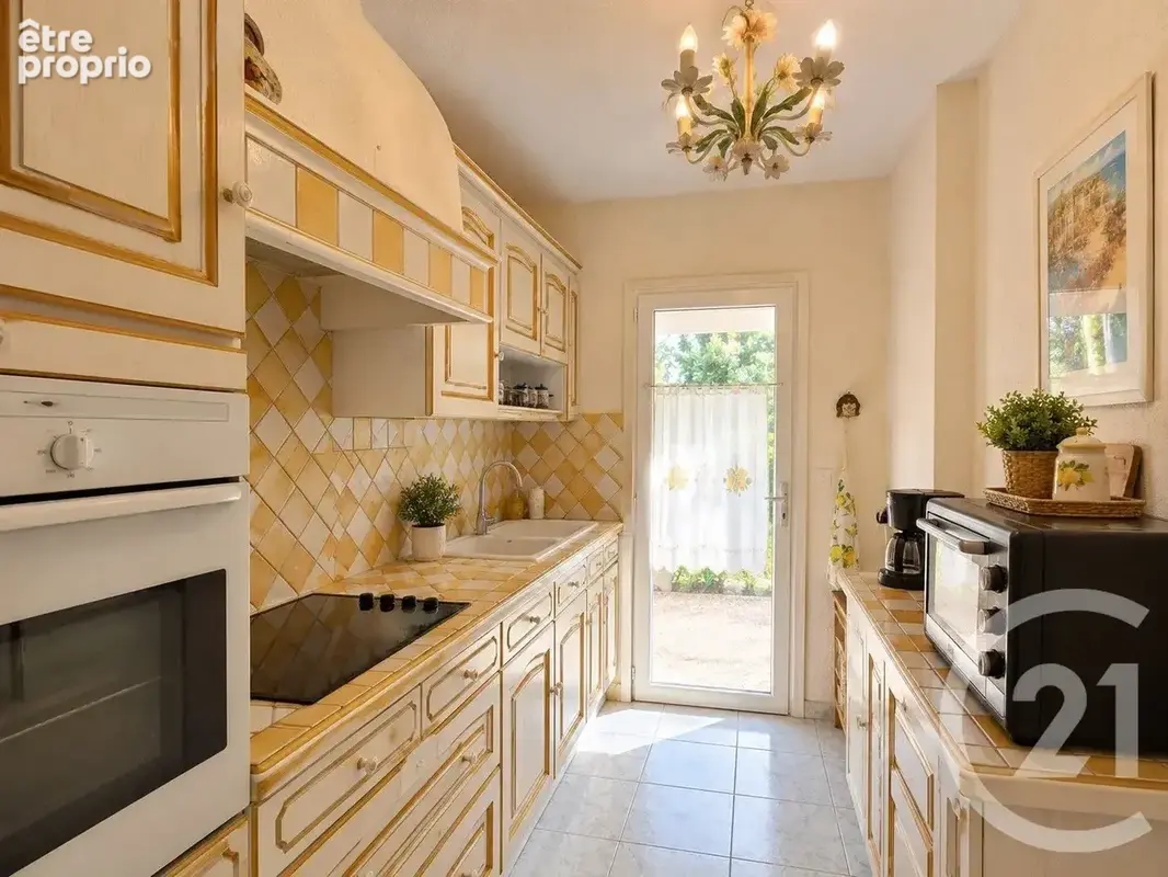 Appartement 3 pièces 65 m² à vendre à Le Lavandou (83980) - photo 2