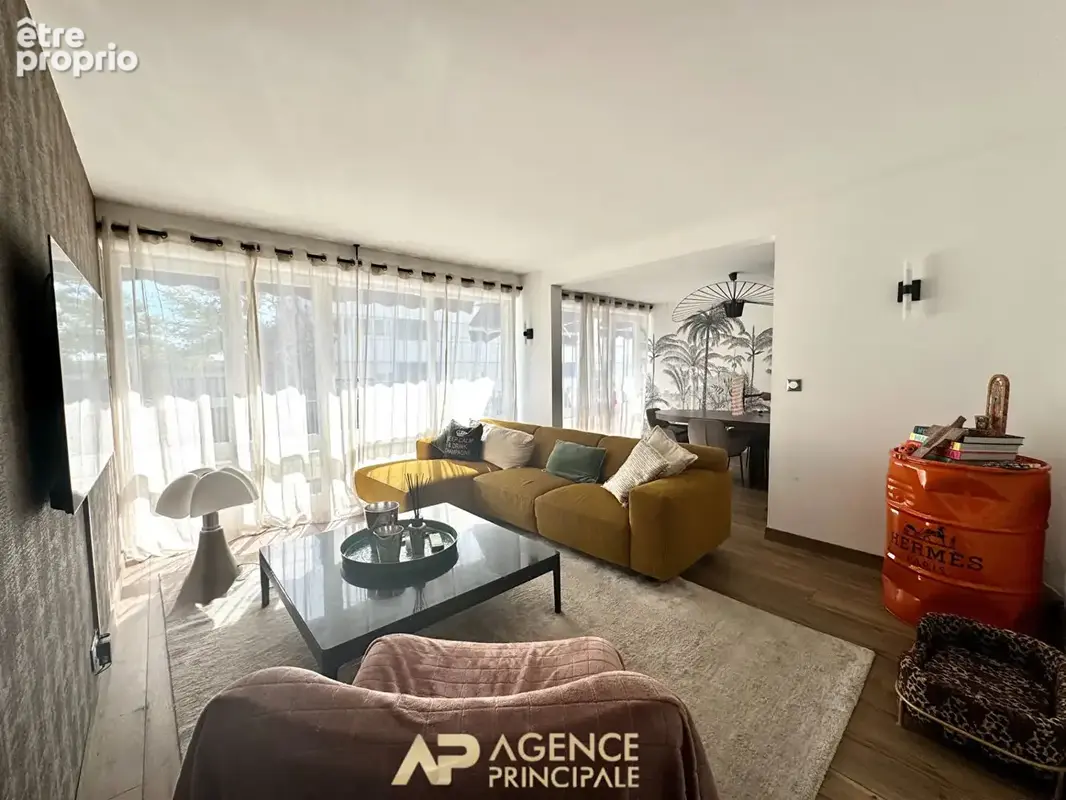 Appartement T4 - 90m2 - Balcon- Parking X2 - Cave - La Rochelle - photo 3