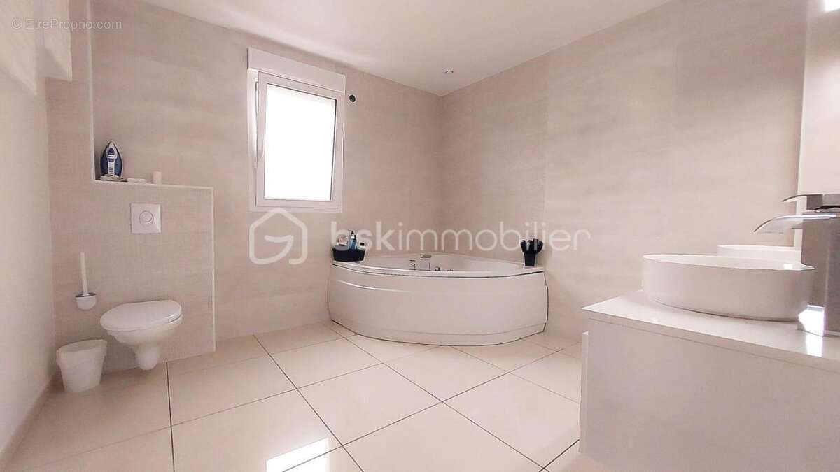 Maison à FLEURY-LES-AUBRAIS