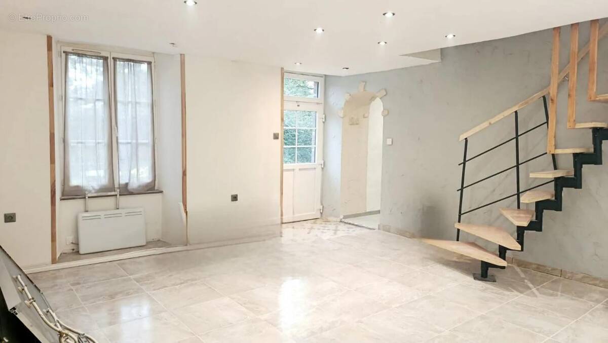 Maison à SAINT-SAMSON-DE-BONFOSSE