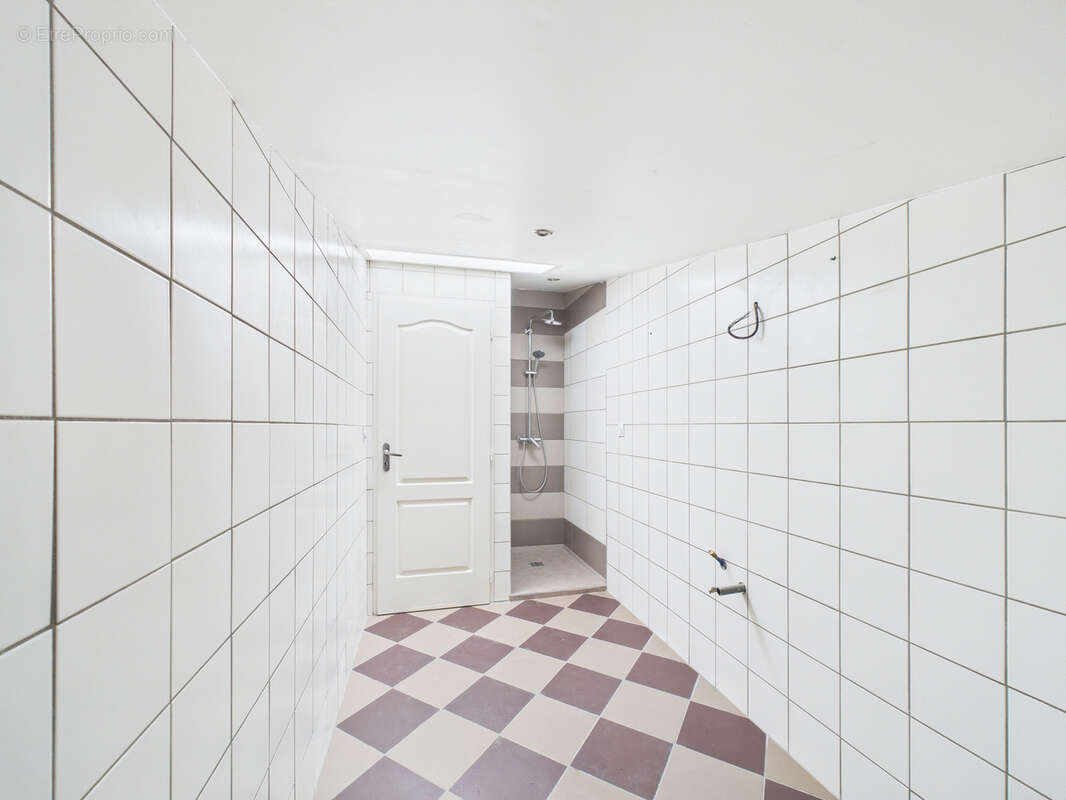 Commerce à LE BOURGET-DU-LAC