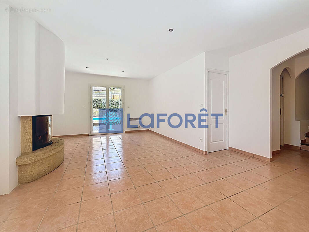 Maison à SIX-FOURS-LES-PLAGES