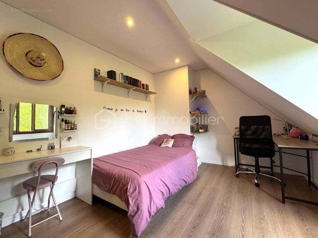 Maison à CHAUCONIN-NEUFMONTIERS