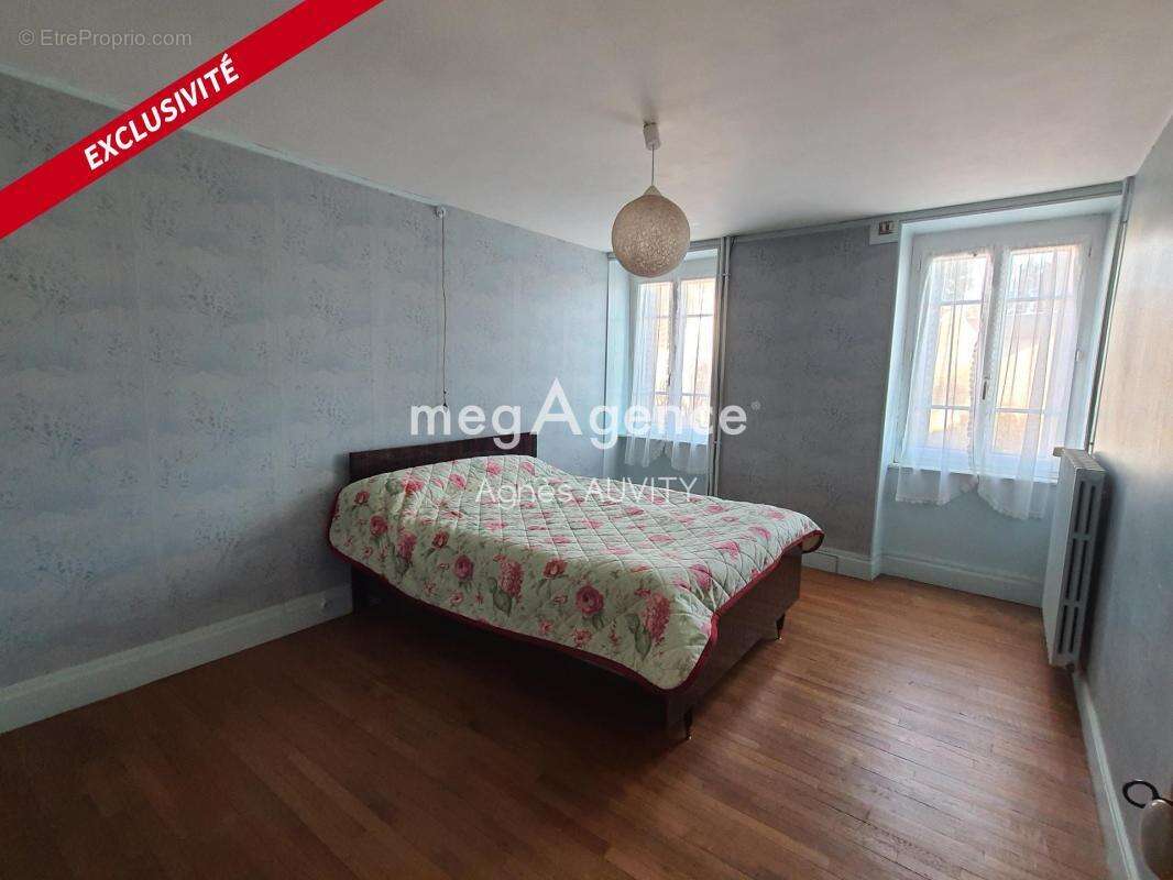 Maison à SAINT-MARCEL-EN-MARCILLAT