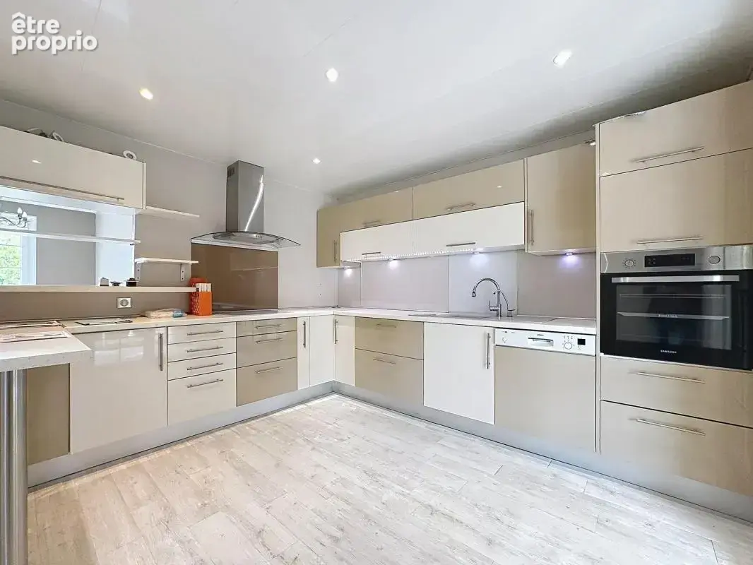 Maison de 8 pièces de 187 m² à Serris Bourg - photo 6
