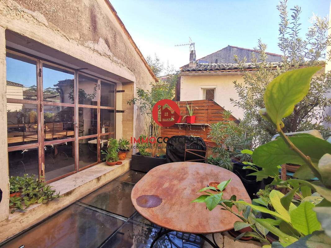 Appartement à BAGNOLS-SUR-CEZE