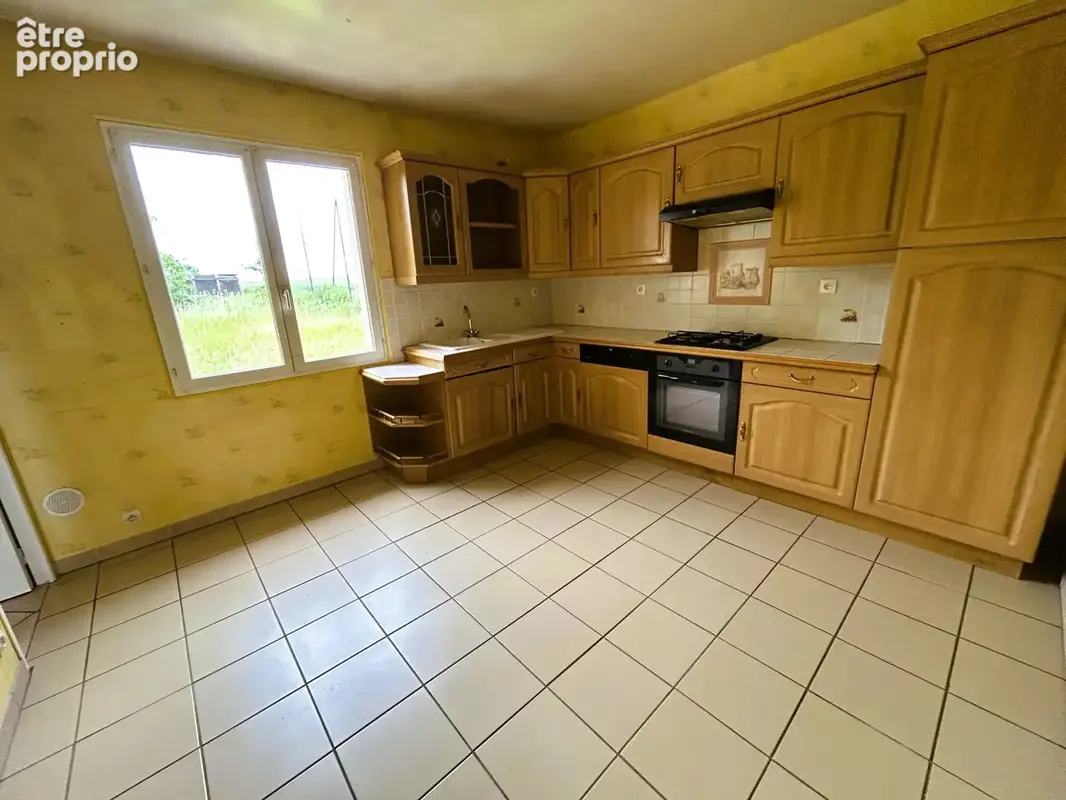 Maison familiale vovable de plain-pied 4 chambres + bureau garage beau terrain clos - photo 4
