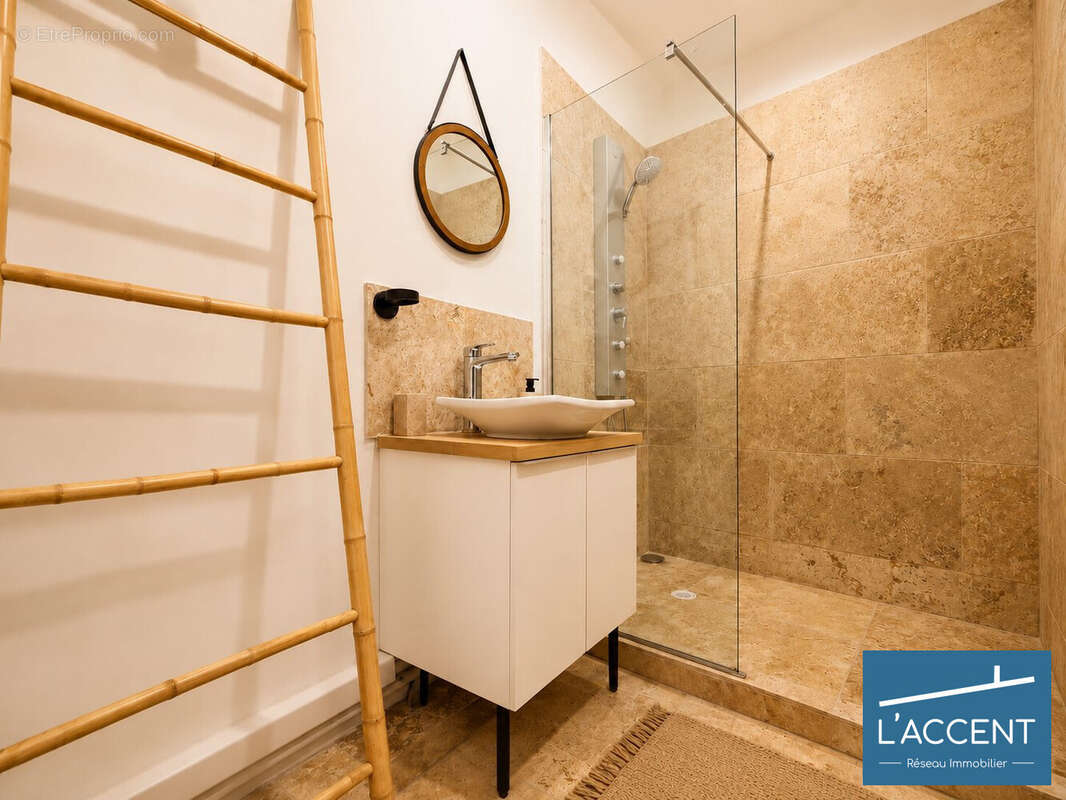 Appartement 26 m² à Nimes  - photo 4