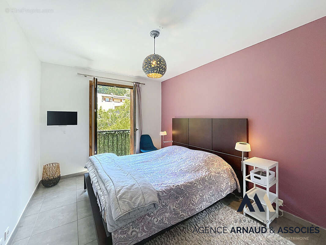 Appartement à SAINT-CYR-SUR-MER