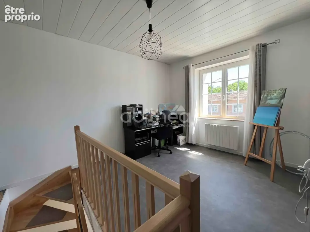 Maison rénovée avec terrain et dépendances. - photo 7
