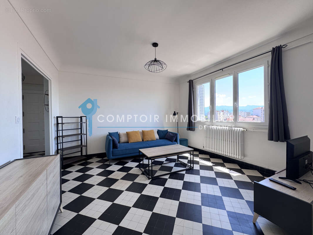 Appartement à ROMANS-SUR-ISERE
