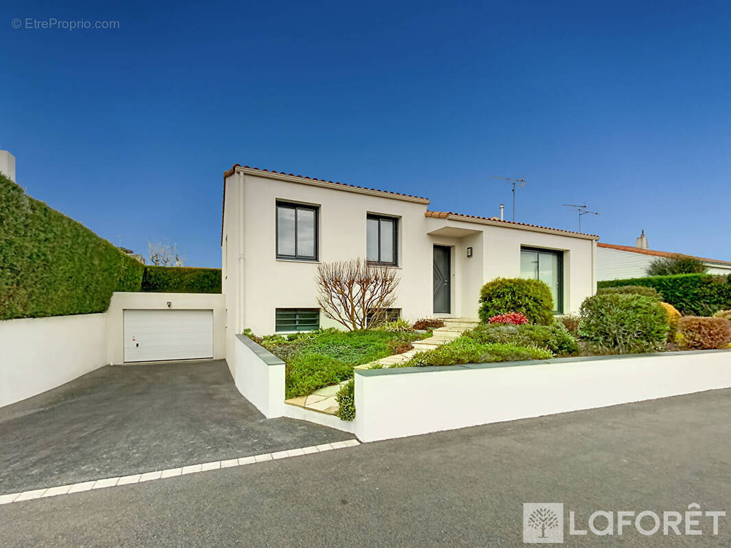 Maison à SAINT-LAURENT-SUR-SEVRE