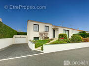 Maison à SAINT-LAURENT-SUR-SEVRE