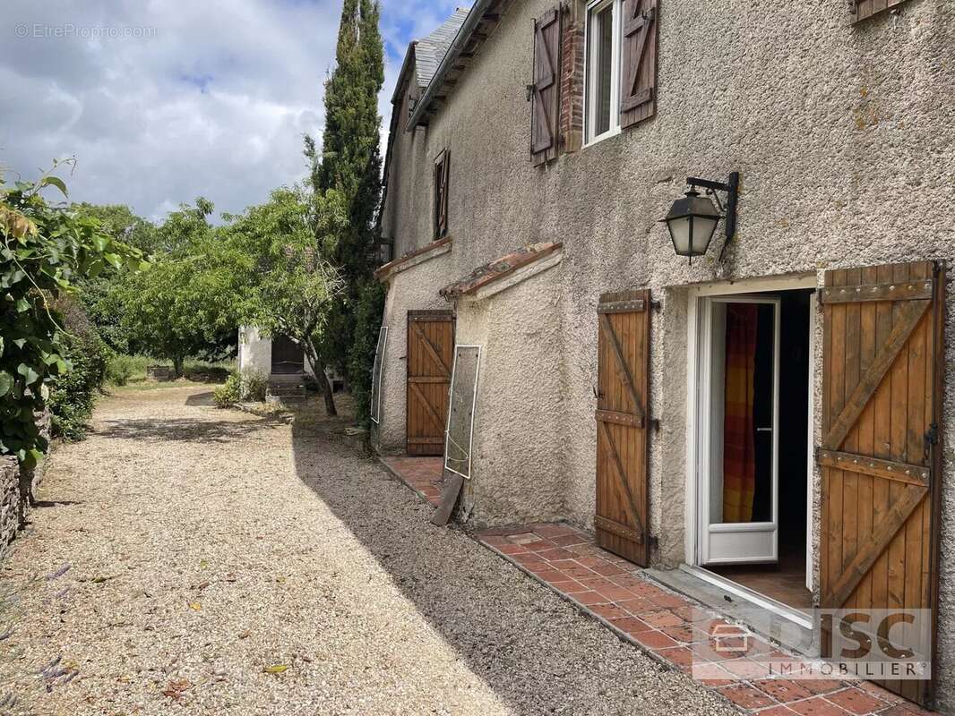 Maison à MIRANDOL-BOURGNOUNAC