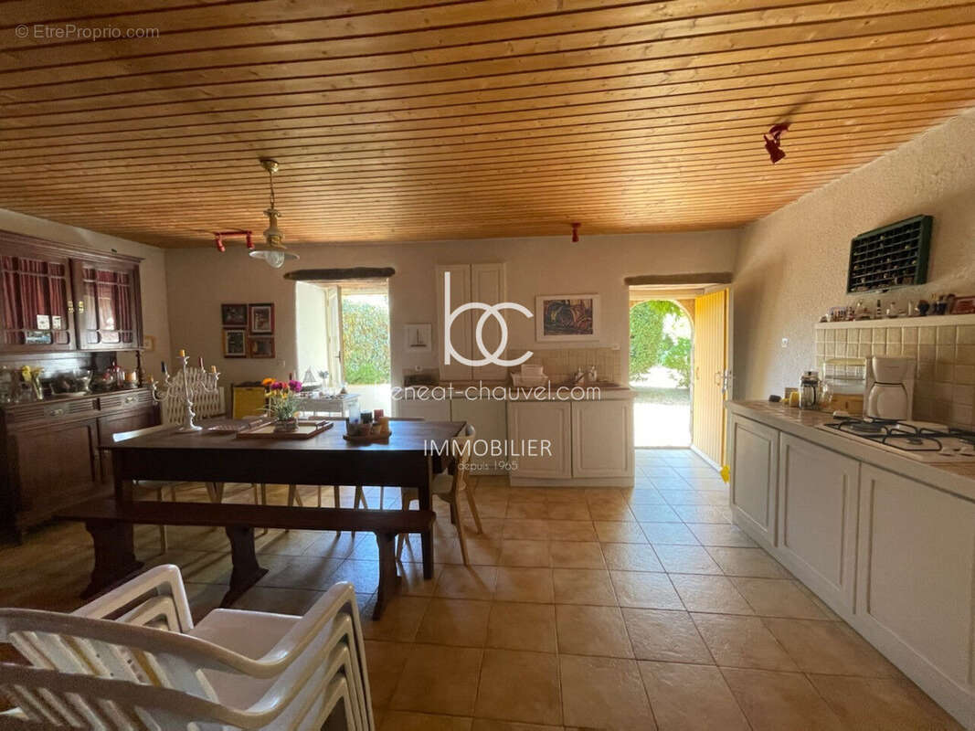 VENTE Maison Pêcheur Pierre  2 Chambres + Mezzanine  200m Golfe  Port Logeo  SAINT-GILDAS-DE-RHUYS (56730) - photo 7