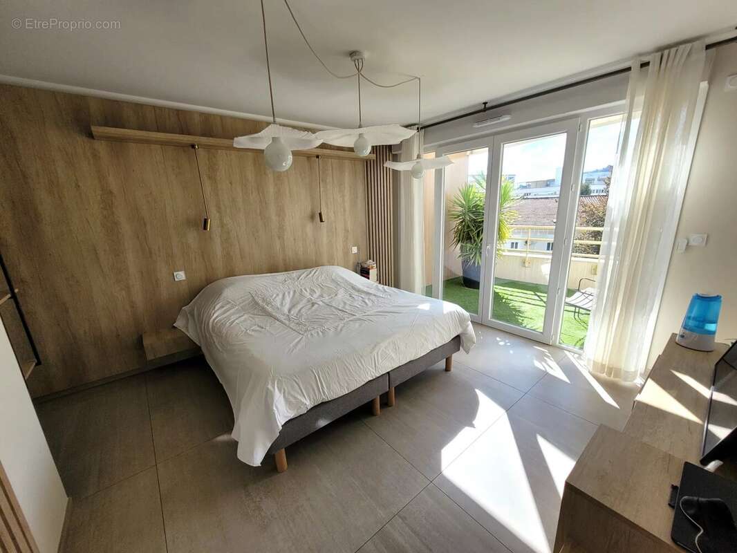 Appartement de standing en plein centre-ville - 5 pièces - 132.77 m² - photo 6