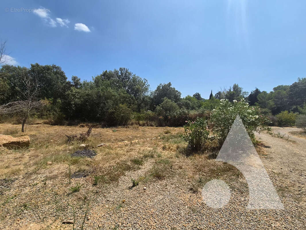 SILLANS-LA-CASCADE ? Maison de plain-pied de 88 m² sur terrain de 1.500 m² ? 282.000 - photo 17