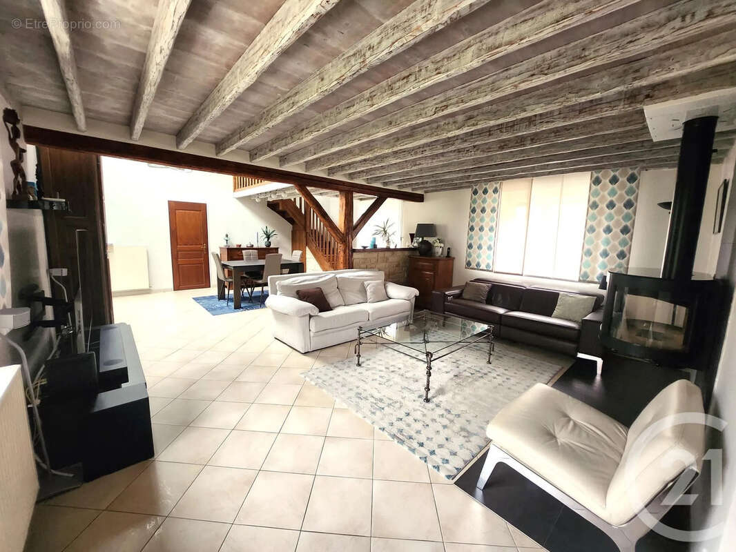 Maison à OISSERY