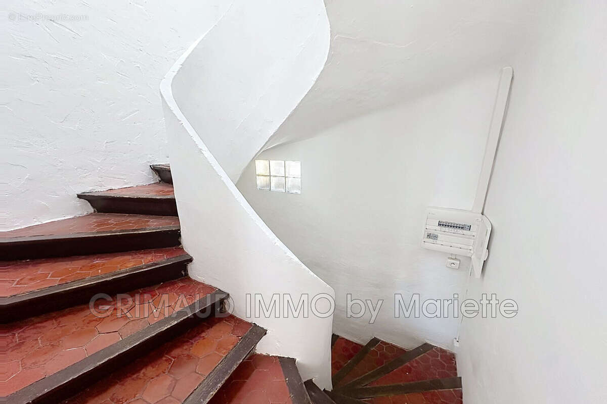 Maison 96 m² à La Garde-Freinet  - photo 4