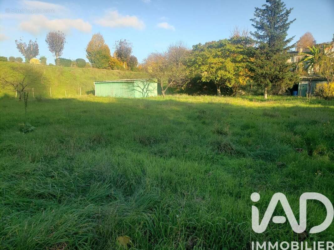 Photo 2 - Terrain à RUFFEC