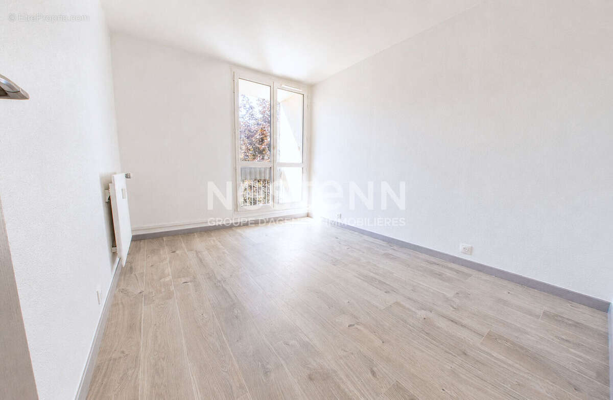 Appartement 4 pièces avec 3 chambres, 2 balcons, parking et ascenseur - photo 5