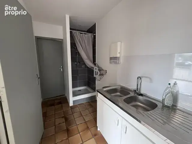 Local commercial - 47 m2 - RODEZ - photo 5