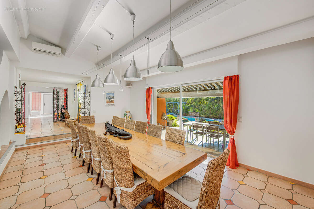 Maison à PUGET-SUR-ARGENS