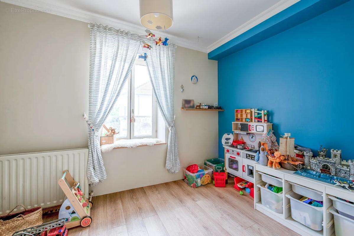 Maison de 5 pièces de 130 m² à Neufchelles - photo 8