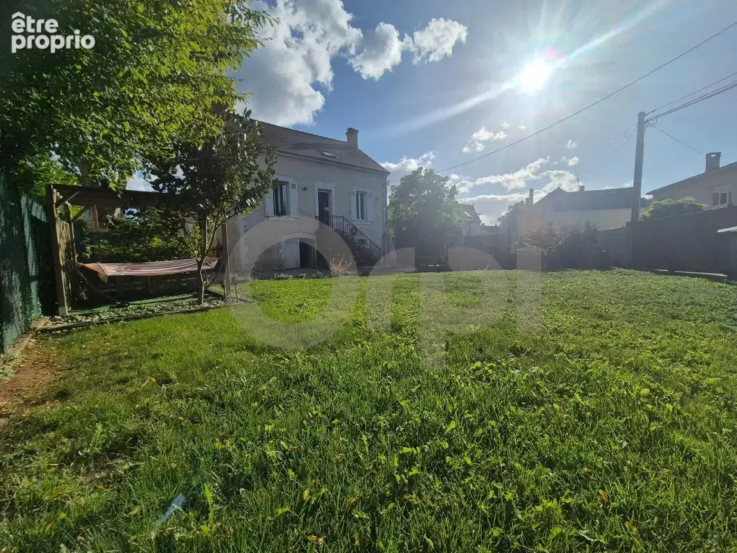 Montignac-Lascaux : maison rénovée avec grand sous-sol et terrasse - photo 2