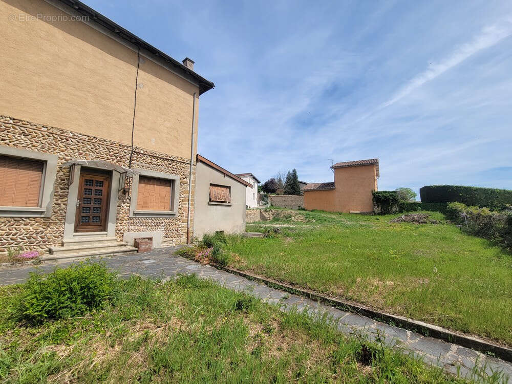 Maison à AGNIN