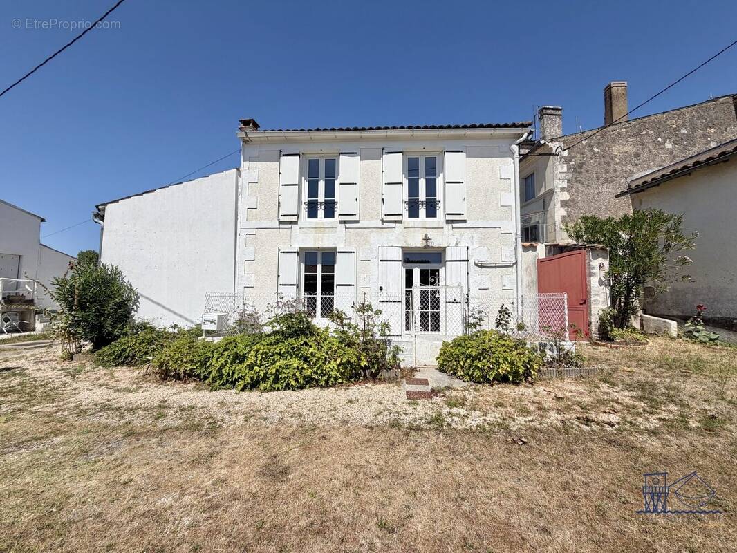 Maison à SAINT-FORT-SUR-GIRONDE