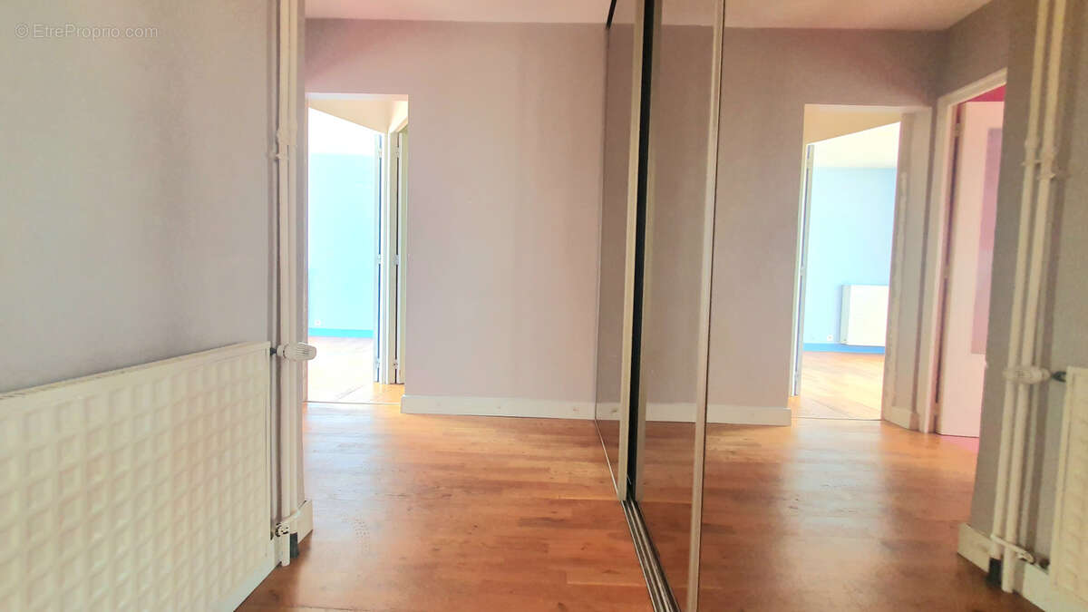 Appartement à YZEURE