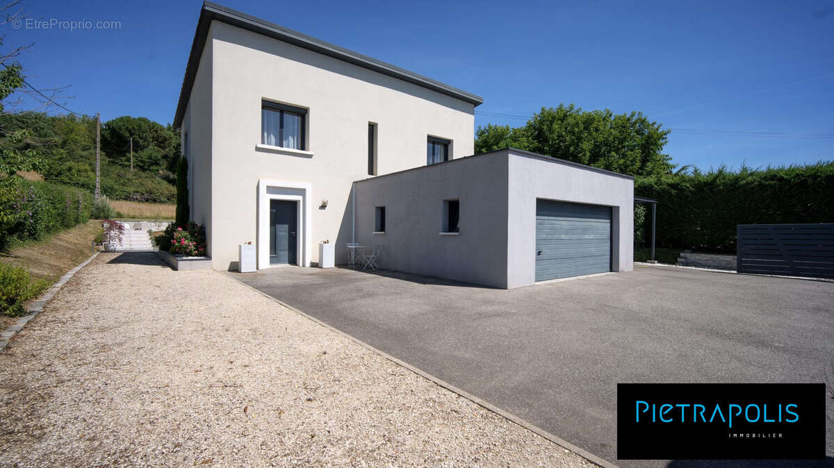 Maison 155 m² à Saint-Just-Chaleyssin  - photo 3
