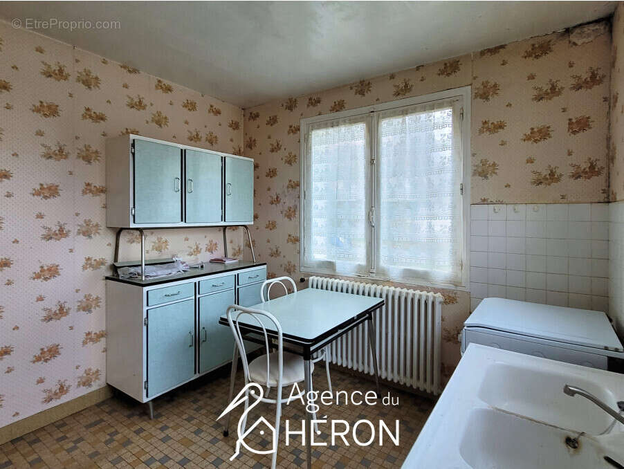 Maison à SAINT-PIERRE-LES-NEMOURS