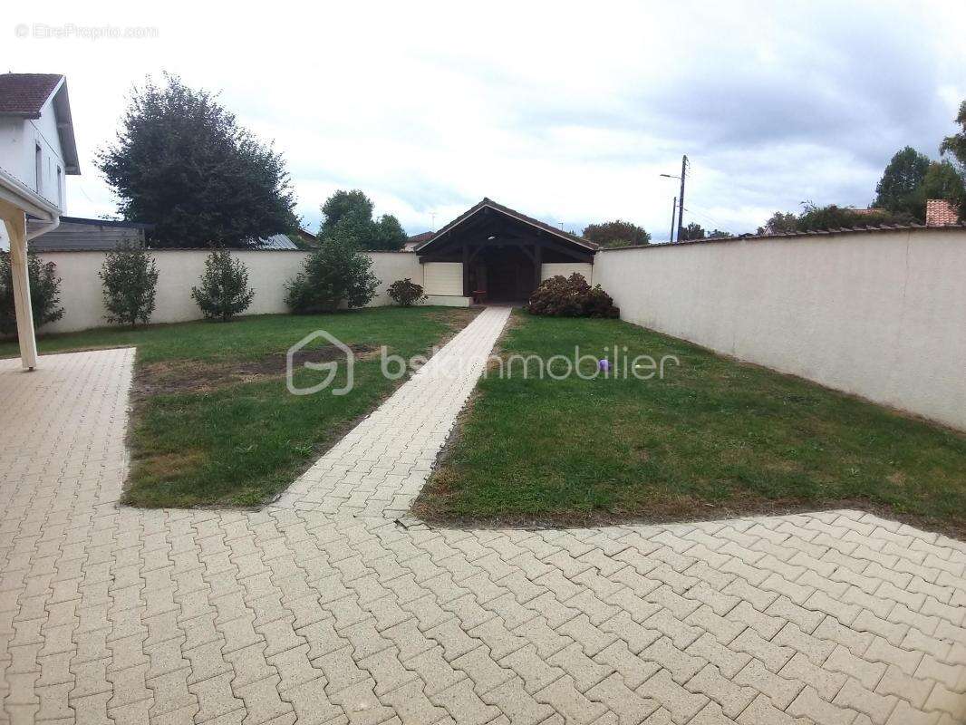 Maison à SAUGNAC-ET-CAMBRAN