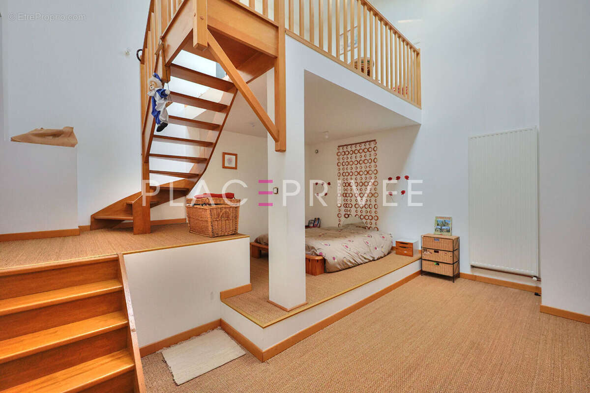 Maison à CHOLOY-MENILLOT